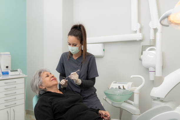 Best Emergency Tooth Extraction in Cheshire Village, CT